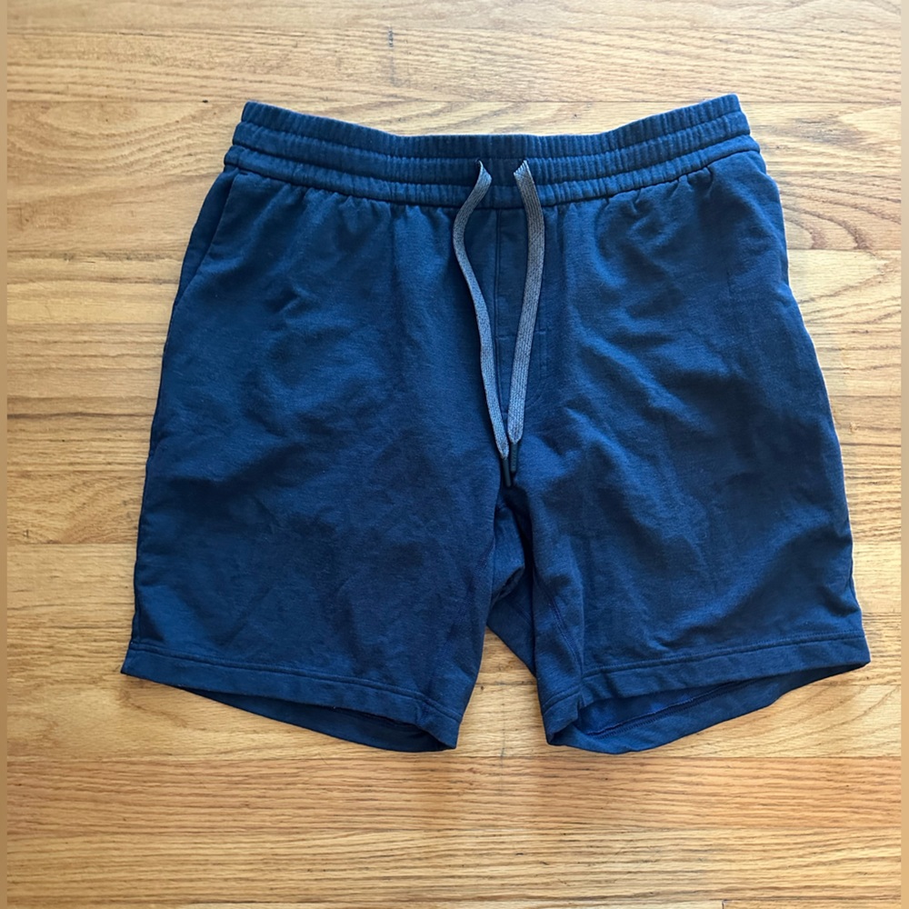 Men’s prAna Altitude Tracker Shorts, Navy Blue, size Large.